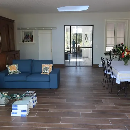 Bed & Breakfast Au Jardin De L'eventail Le Mans