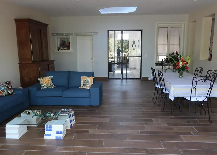 Bed and Breakfast Au Jardin De L'eventail Λε Μανς