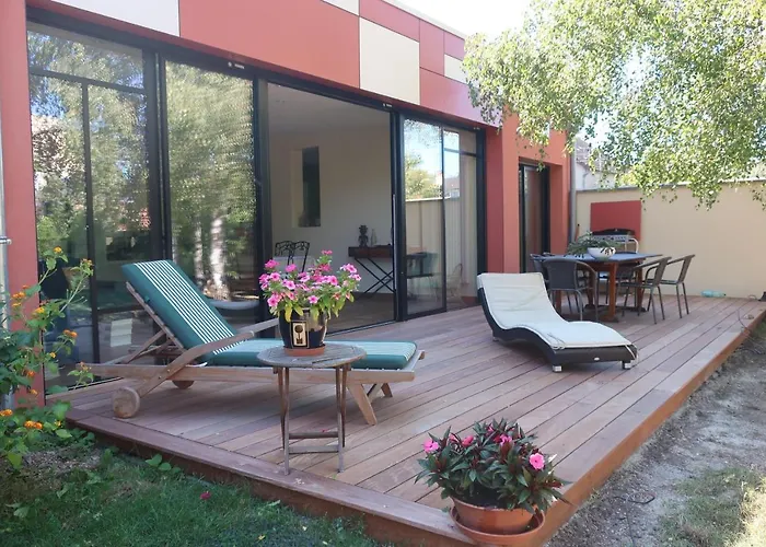 Au Jardin De L'eventail Bed and Breakfast *